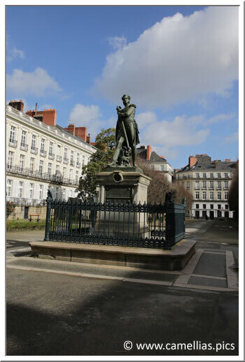 La statue du Général Cambronne La statue du Général Cambronne